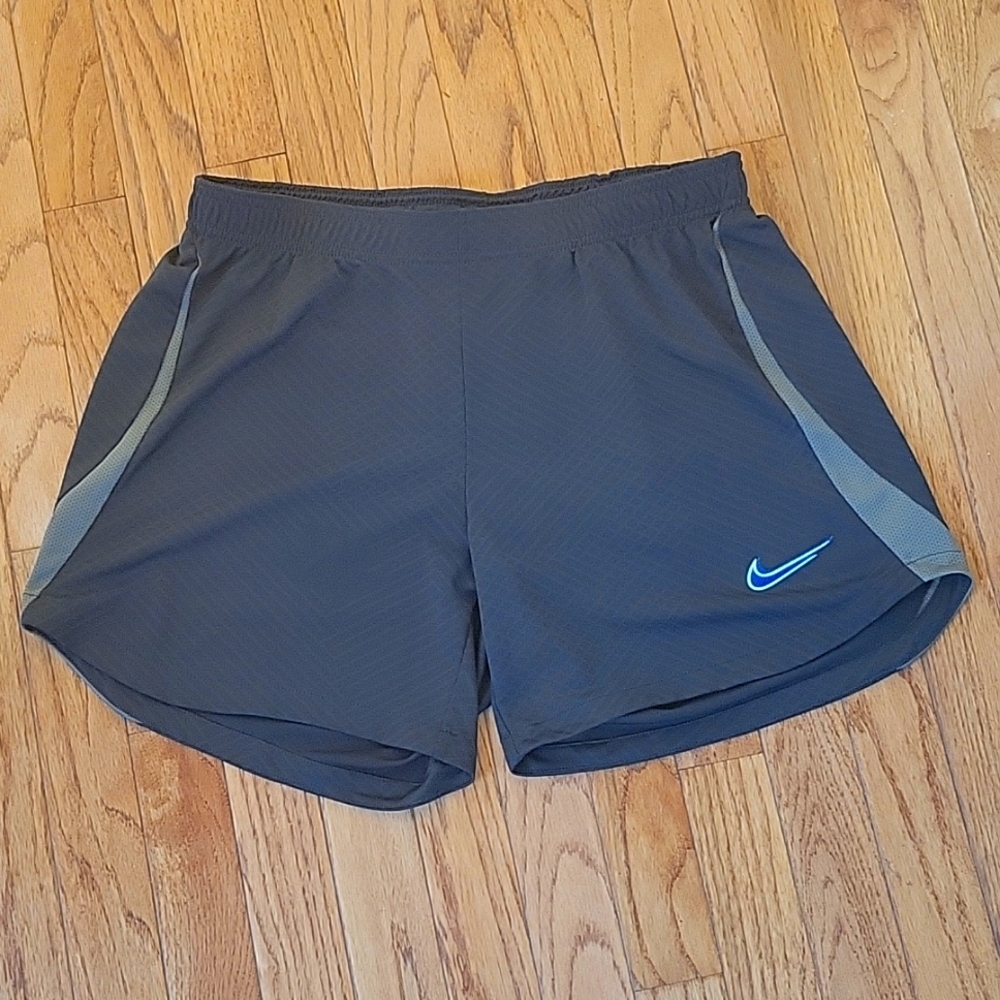 Nike ladies Dri Fit short size L